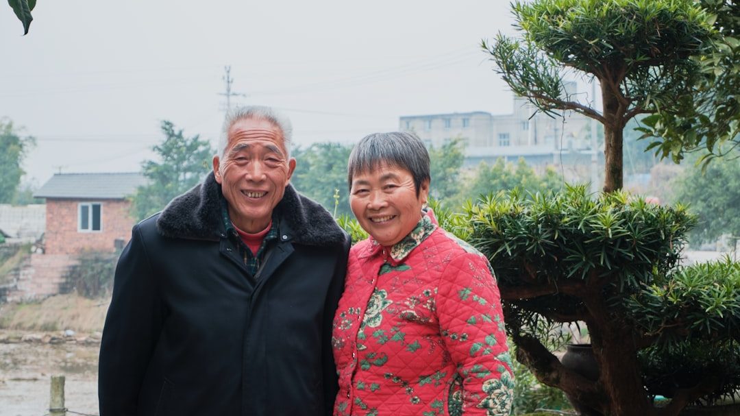 加盟合同坑点汇总：果酒创业者如何规避法律与商业风险